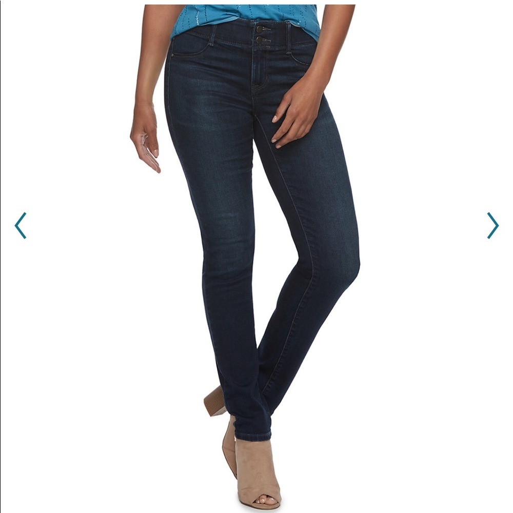 NWT Apt. 9 tummy control Midrise straight leg jean
